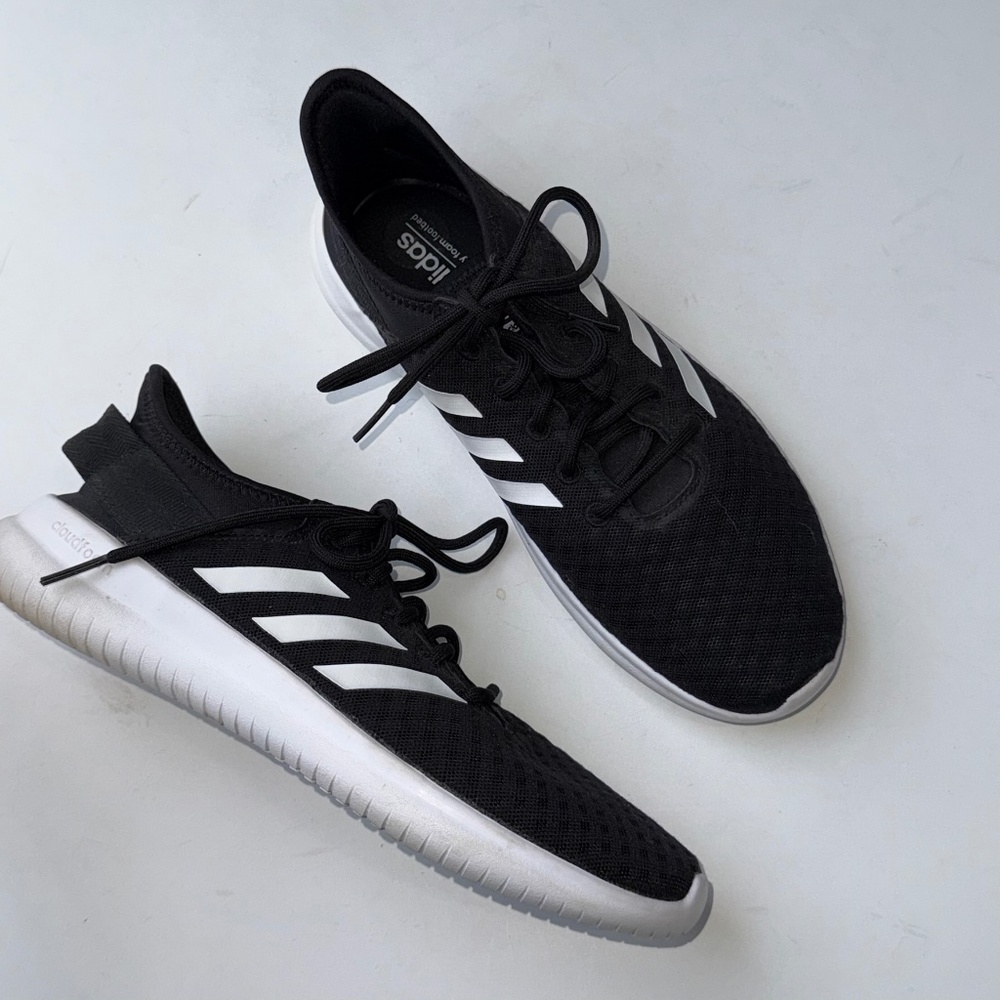 ADIDAS $75 Womens 8 Black White QT Flex Cloadfoam Low Top Sneakers Bin1